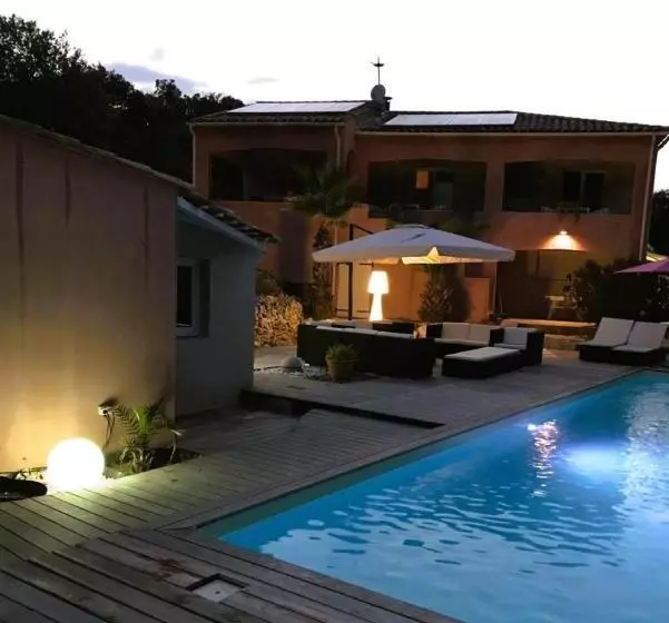 ペンション Au Gre Du Sud