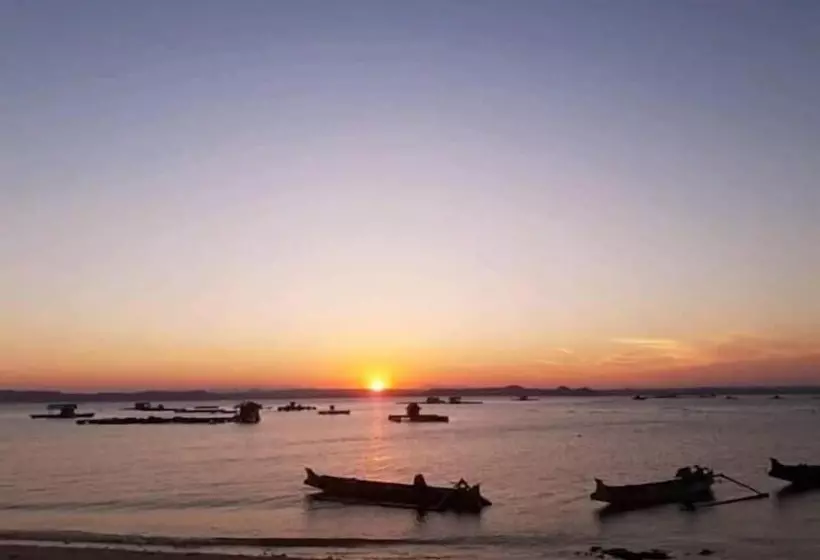 ベッドアンドブレックファースト Ekas Garden Bungalow