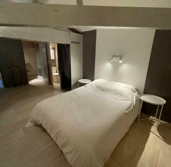 تختخواب و صبحانه Maison D Hôtes   Le Logis Du Médoc