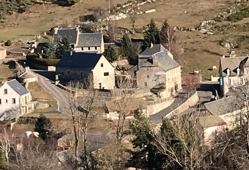 مبيت وإفطار Une Parenthèse En Aubrac
