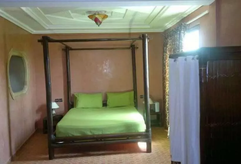ホテル Auberge Khenifra