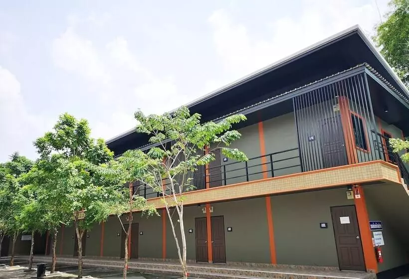 Hotelli โรงแรมห้วยทราย Huaisai