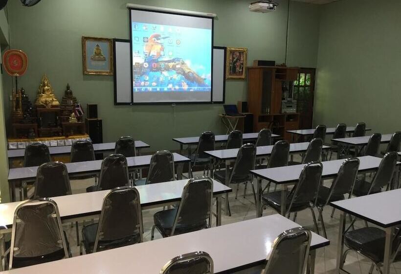 Отель โรงแรมห้วยทราย Huaisai