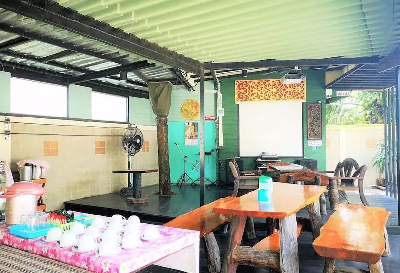 Hotelli โรงแรมห้วยทราย Huaisai