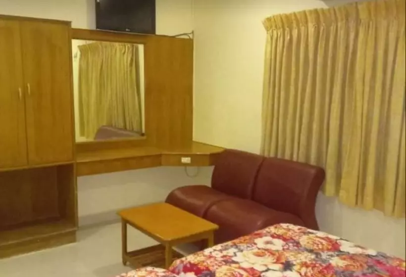 Hotelli Krishna Tourist Home