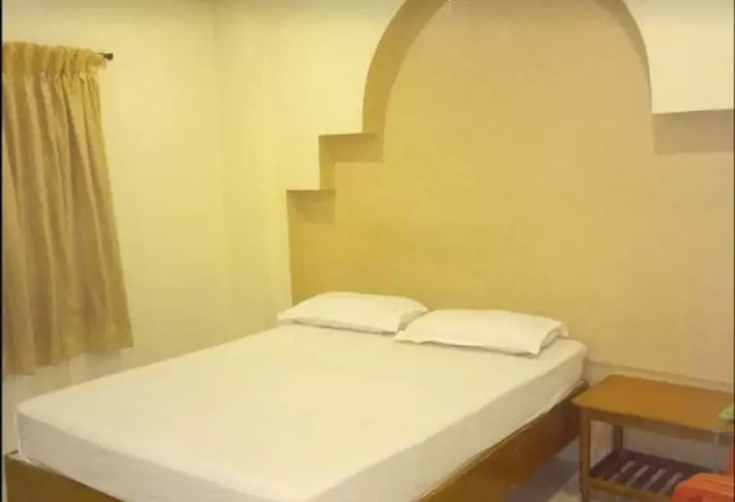 Hotelli Krishna Tourist Home