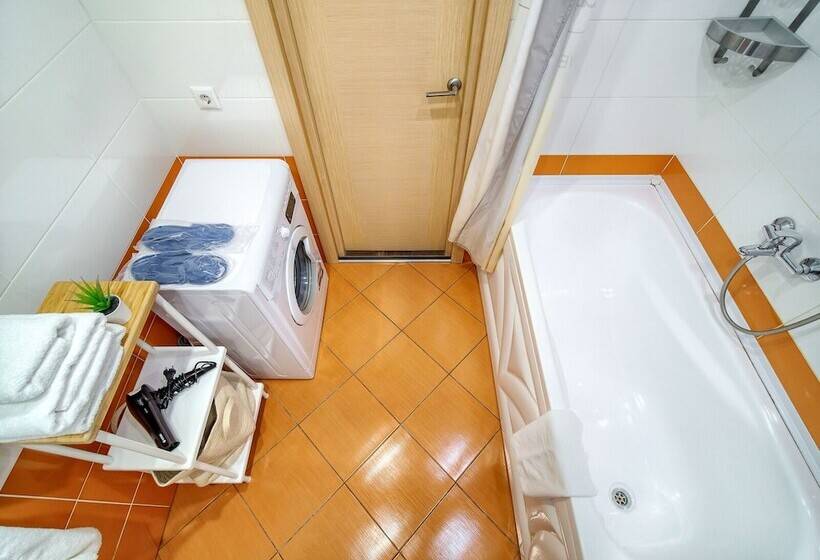 ホテル Kvartalapartments On Volzhskaya Naberezhnaya, 19