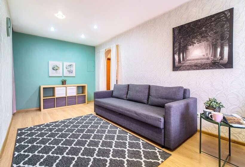 ホテル Kvartalapartments On Volzhskaya Naberezhnaya, 19