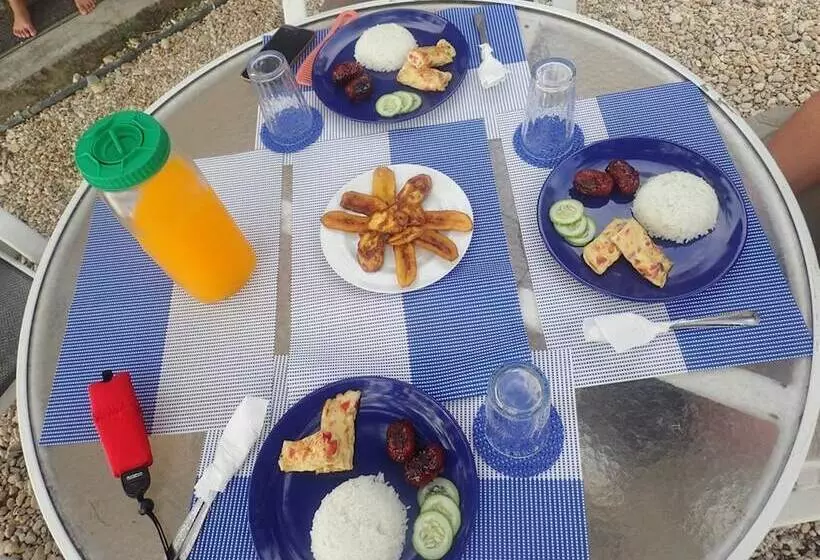 Hotelli La Bella Beach House Cebu