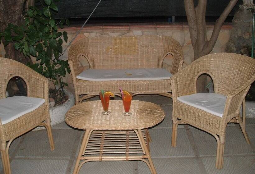 בית מלון כפרי Sena Park Village