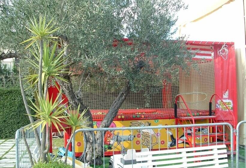 בית מלון כפרי Sena Park Village