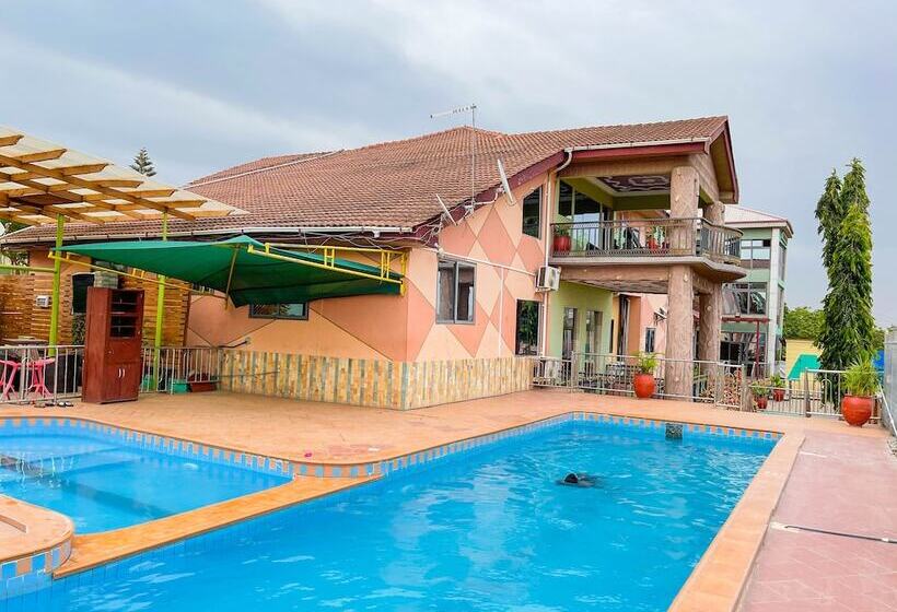 Отель Triple Hill