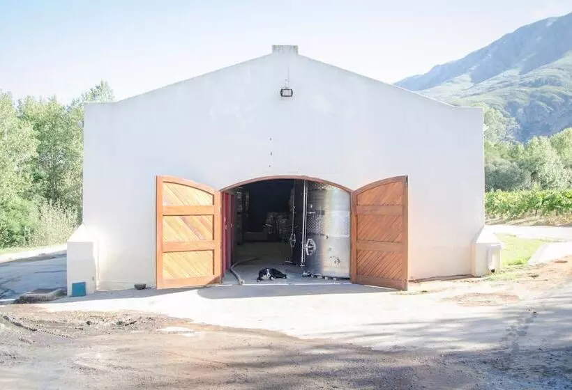 Majatalo Bushmanspad Estate