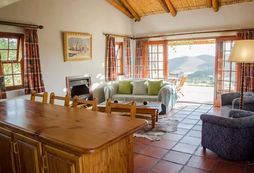 Majatalo Bushmanspad Estate