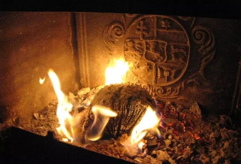 Majatalo Les Troglos De Beaulieu