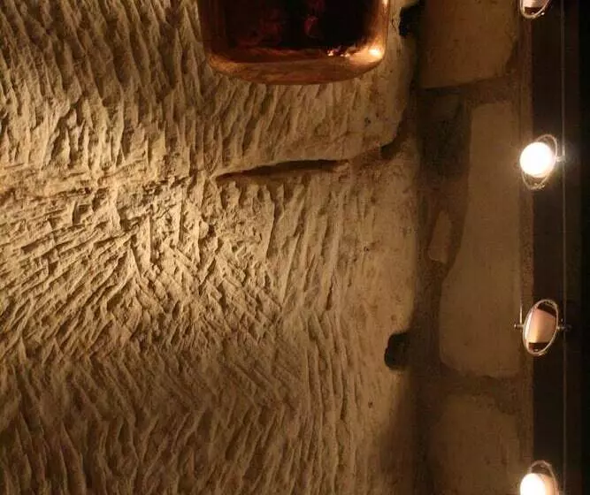 Majatalo Les Troglos De Beaulieu