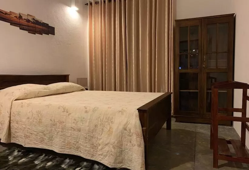 پانسیون Marawila Residence