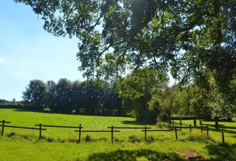 Aamiaismajoitus (B&B) La Ferme Des Pres