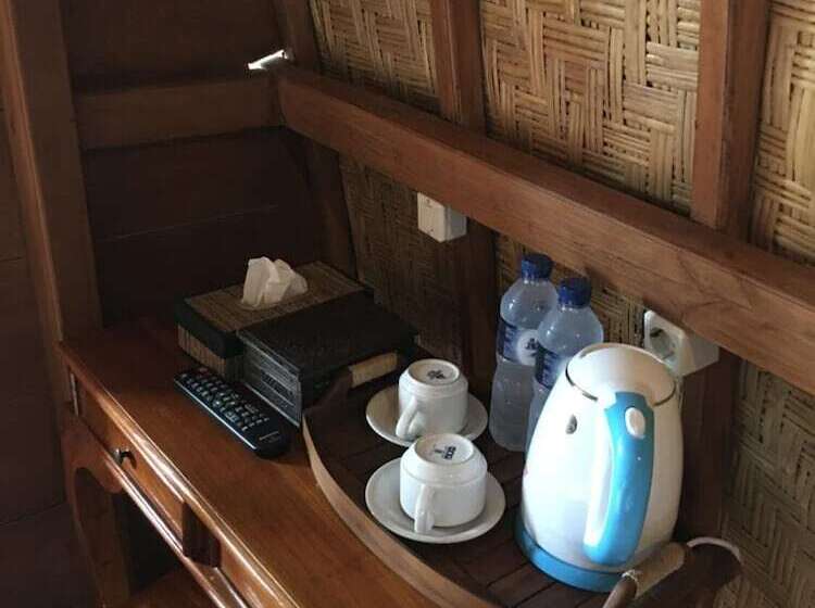 민박 The Sandat Bungalow