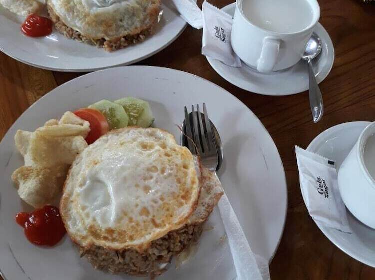 민박 The Sandat Bungalow