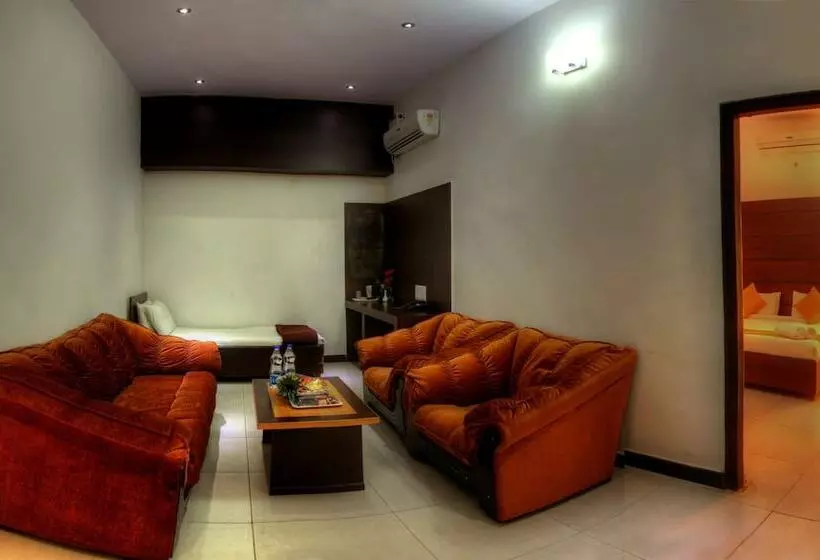 Hotelli Nijaguna Resorts