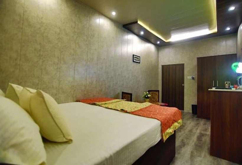 호텔 Stay At Kumbh