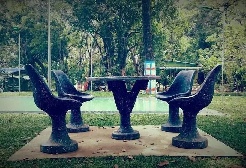 پانسیون Yuhibuhi Forest Resort