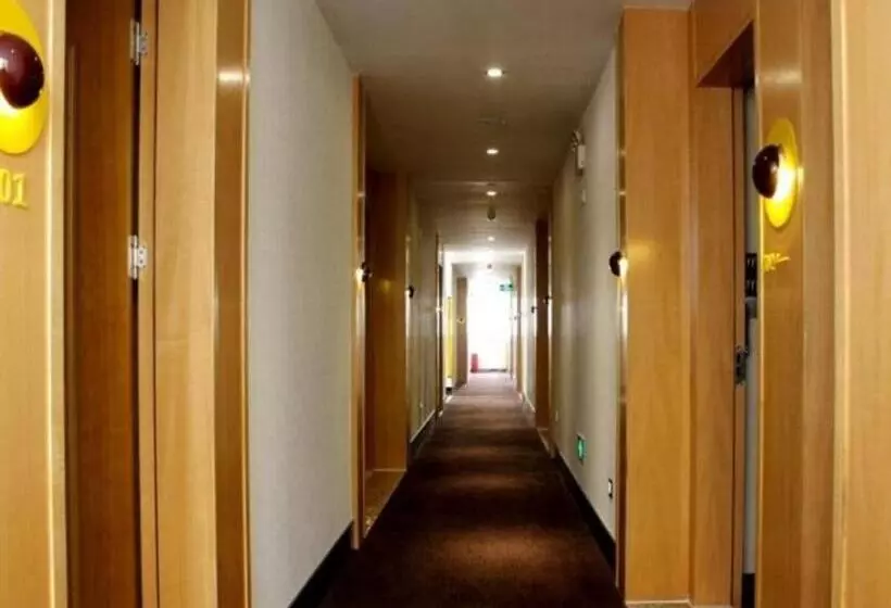 Hotelli 7 Days Inn Foshan Shunde Lunjiao