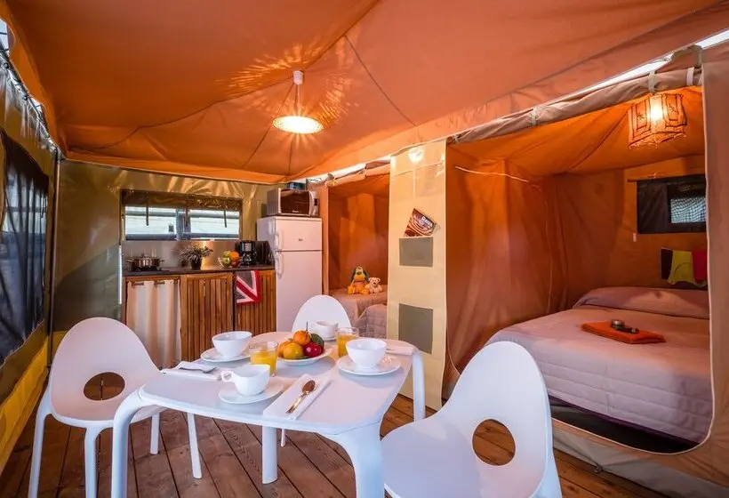 Camping Estival Torre De La Mora