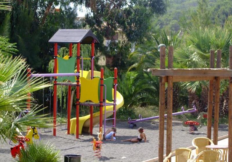 Camping Estival Torre De La Mora