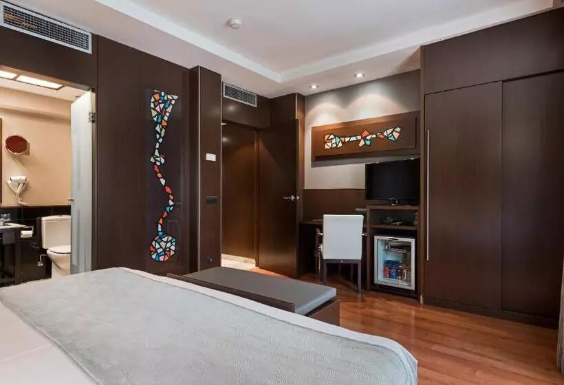 هتل Catalonia Goya