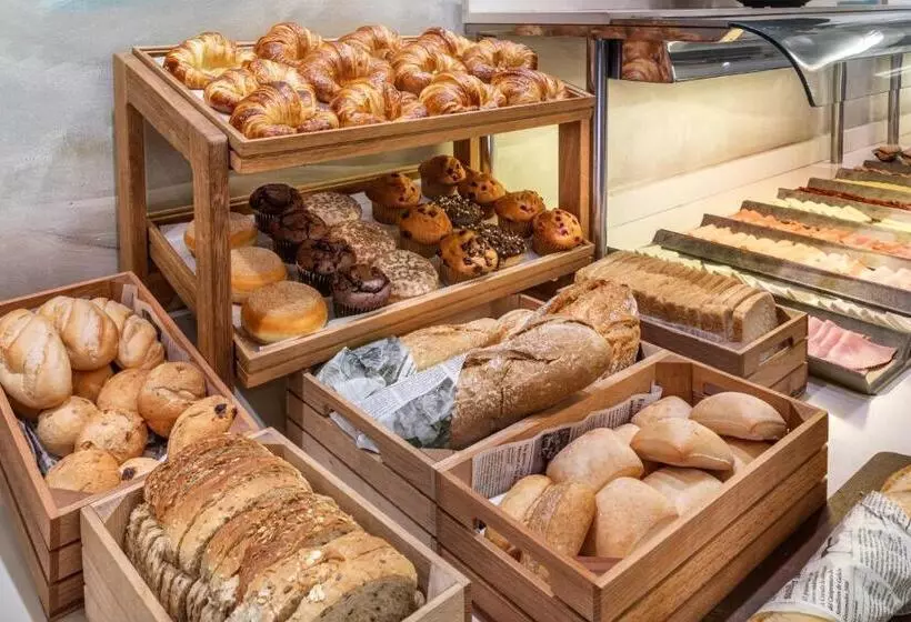 هتل Catalonia Goya