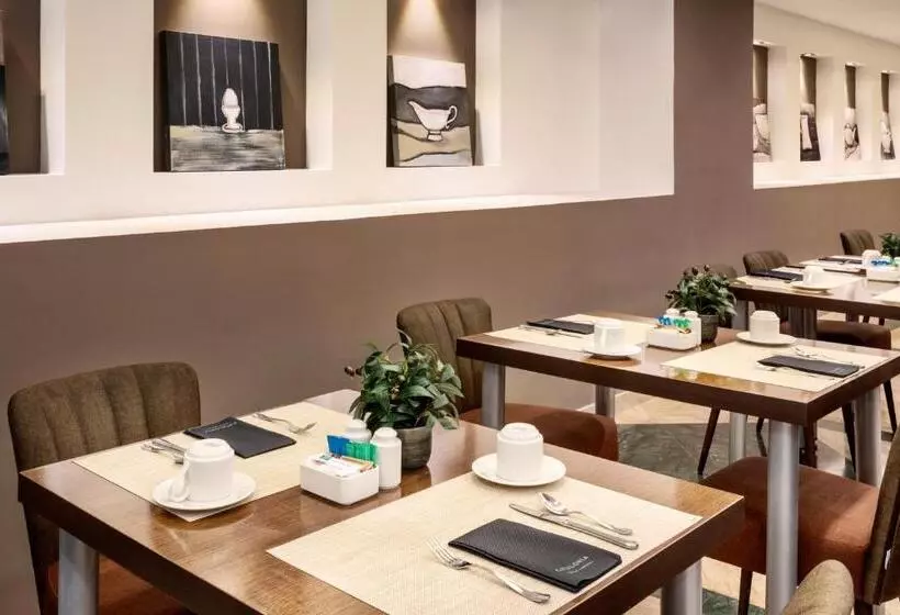 هتل Catalonia Goya