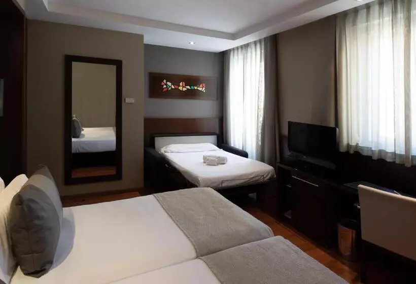 هتل Catalonia Goya