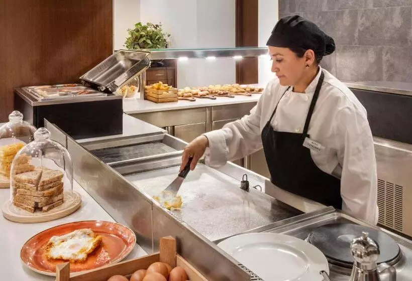 هتل Catalonia Goya