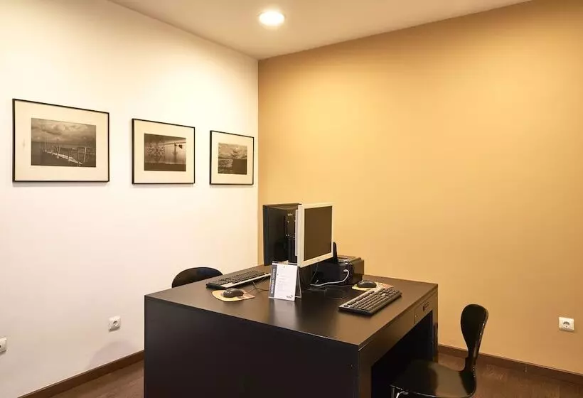 Отель Leziria Parque