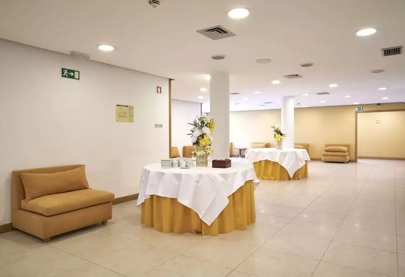 Отель Leziria Parque