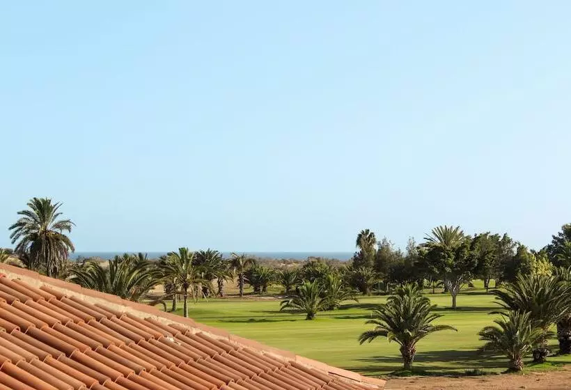 ホテル Livvo Dunagolf Suites