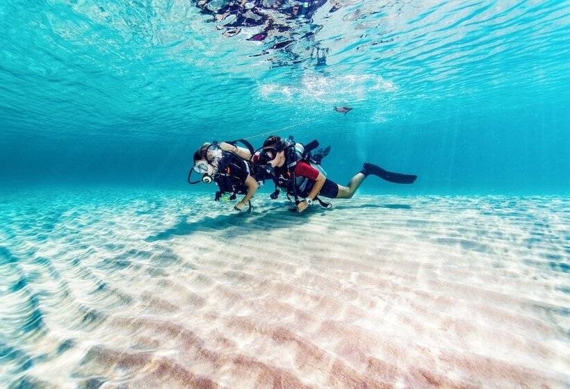 هتل Sani Asterias