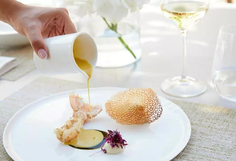 هتل Sani Asterias