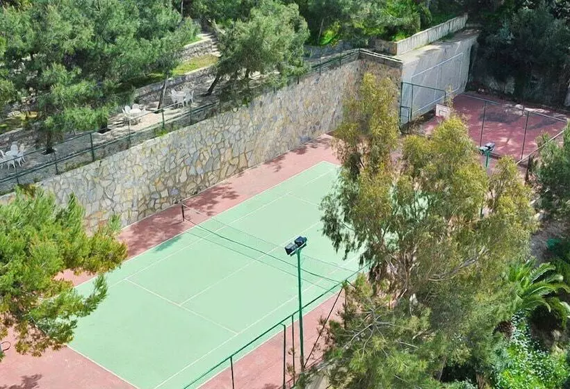 Ladonia Hotels Adakule