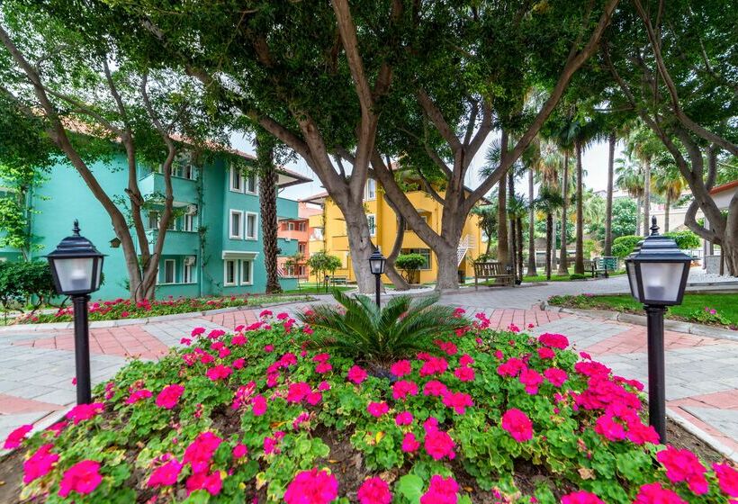 בית מלון כפרי Armas Green Fugla Beach