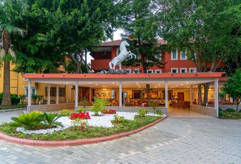 בית מלון כפרי Armas Green Fugla Beach