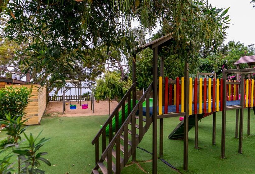 בית מלון כפרי Armas Green Fugla Beach