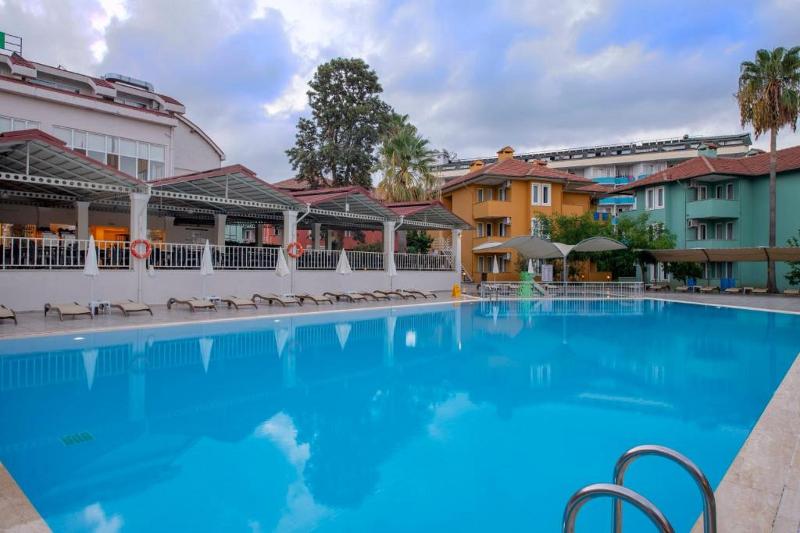 בית מלון כפרי Armas Green Fugla Beach