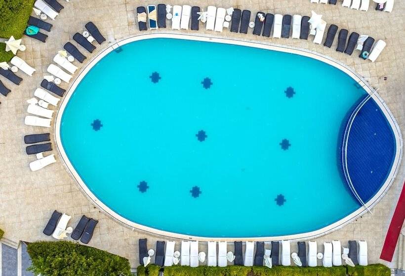 Luna Beach Hotel & Spa