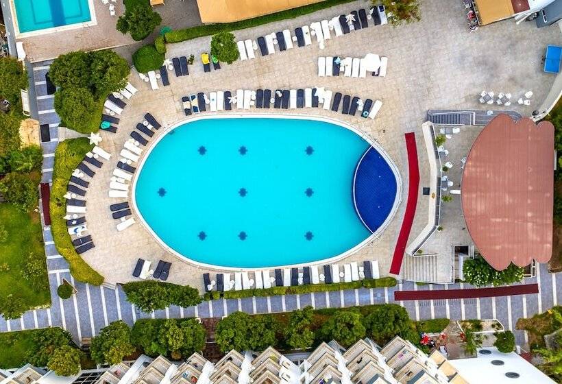 Luna Beach Hotel & Spa