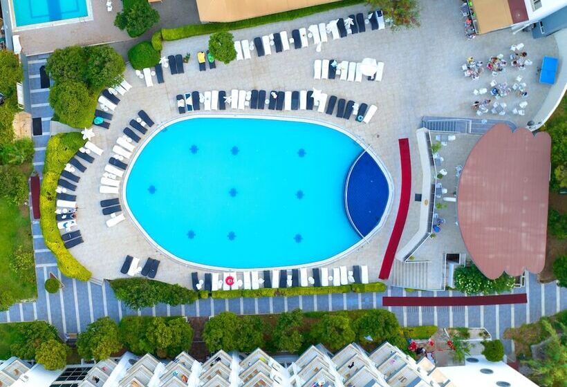 Luna Beach Hotel & Spa