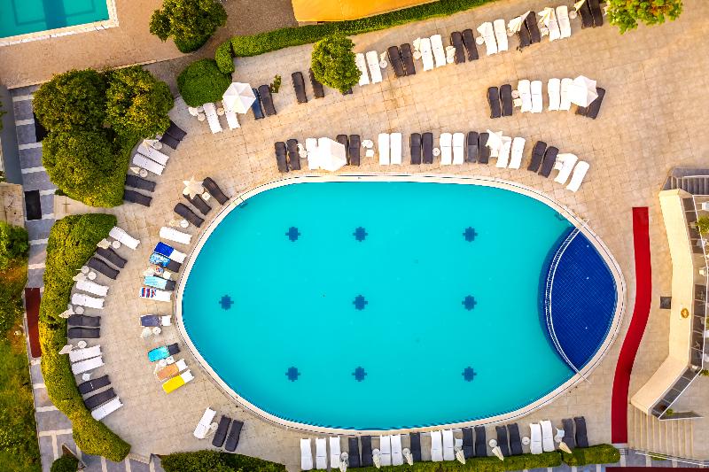 Luna Beach Hotel & Spa