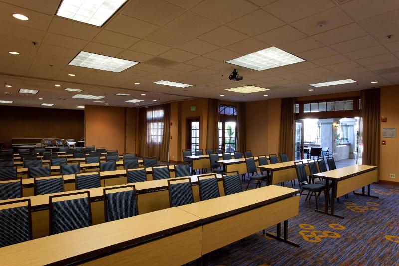 فندق Courtyard San Diego Old Town